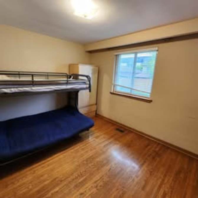 Pal Hgnis's room