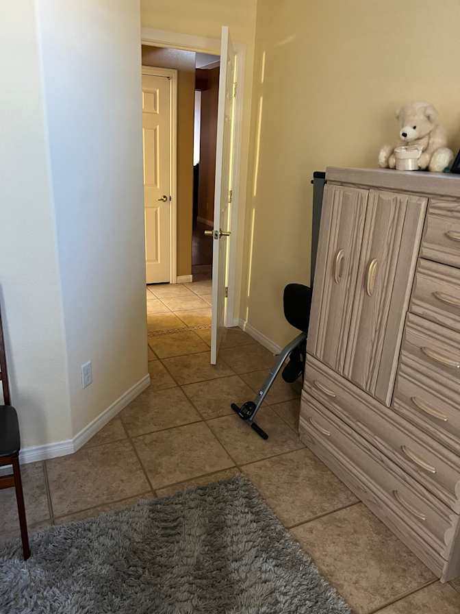 Monica Oshins's room