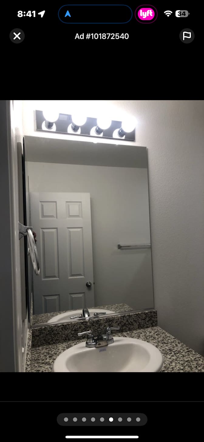 Damien D's room