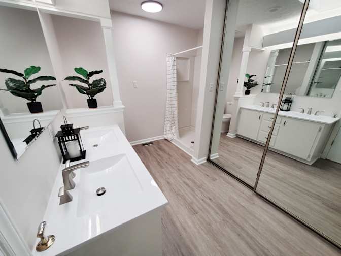 Alcove Rooms's room