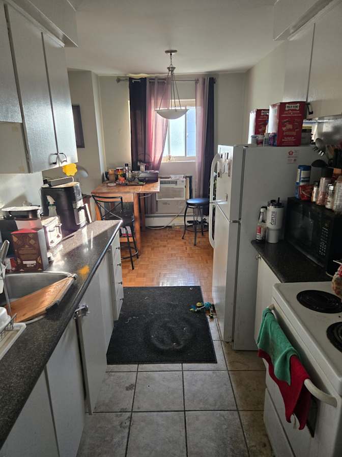 Darren's room