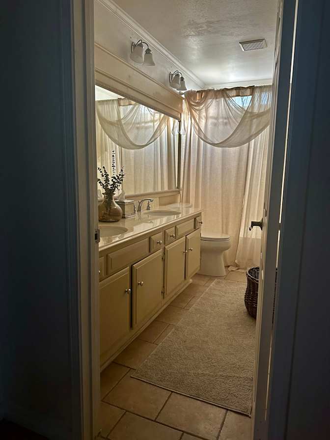 Janelle's room