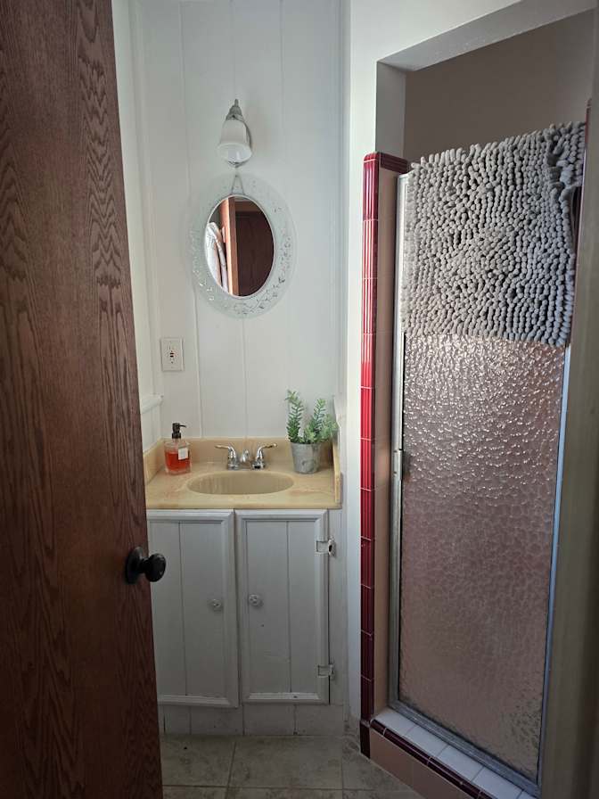 Elsa J Valdez's room