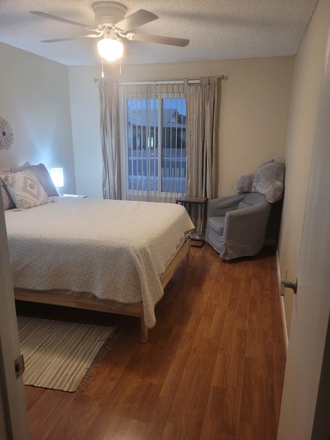 Ruthanne Hopkins's room