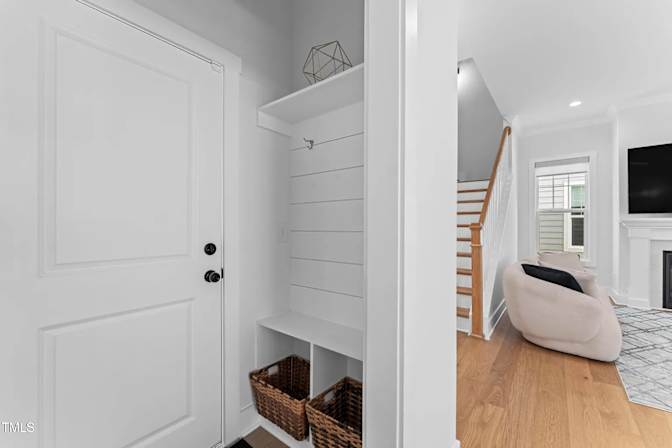 Alcove Rooms's room