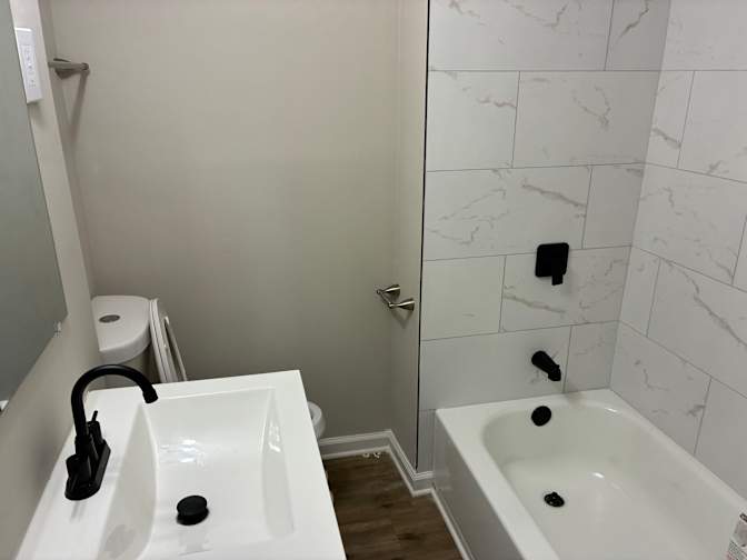 Alcove Rooms's room