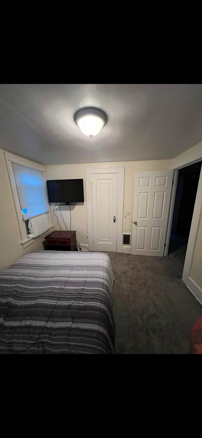 Ricardo's room