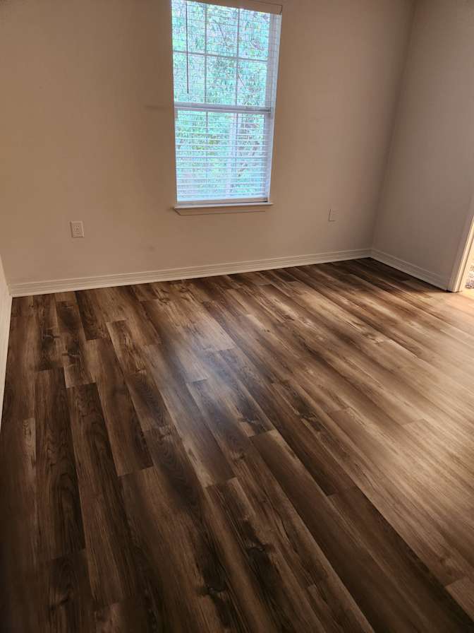 Robin Aviles's room