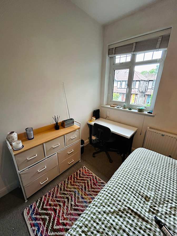 poppy fitzpatrick's room