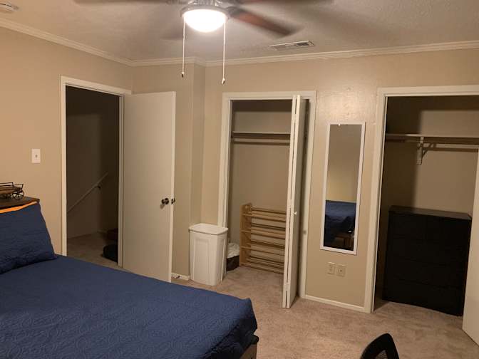 Alicia Thomas's room