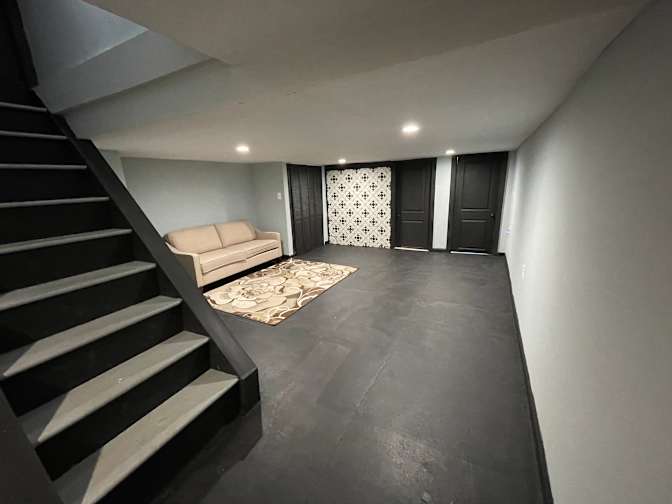 Manouk's room