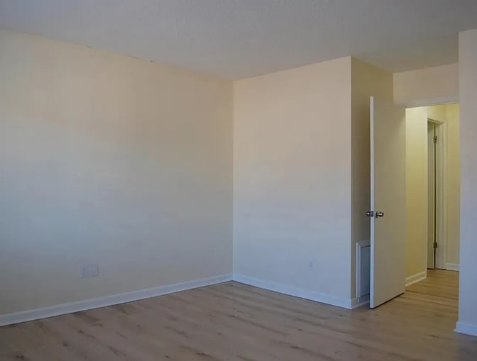 Alcove Rooms's room