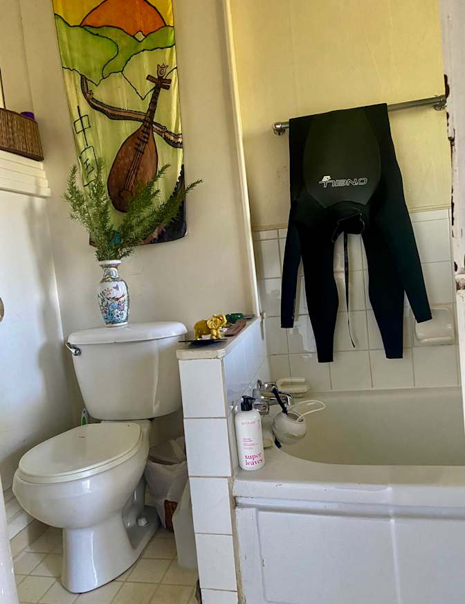 Lyle Povah's room