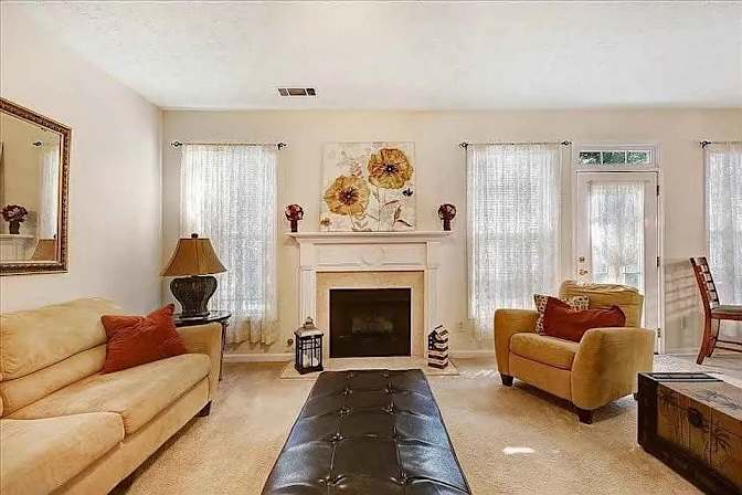 Alcove Rooms's room