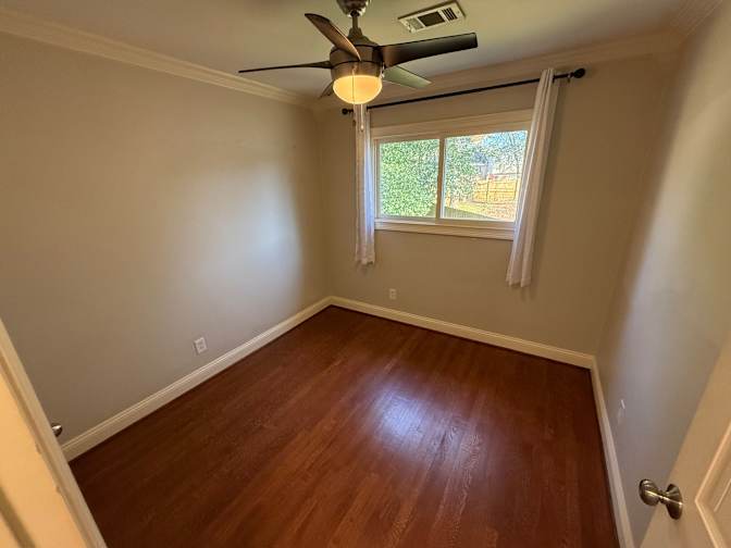 Alcove Rooms's room