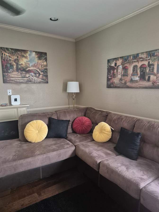 Dee's room