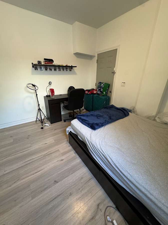Yan's room