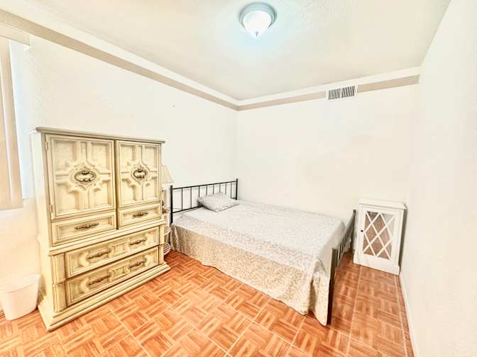 Ric's room