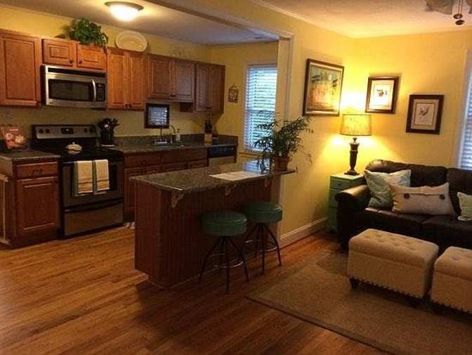Alcove Rooms's room