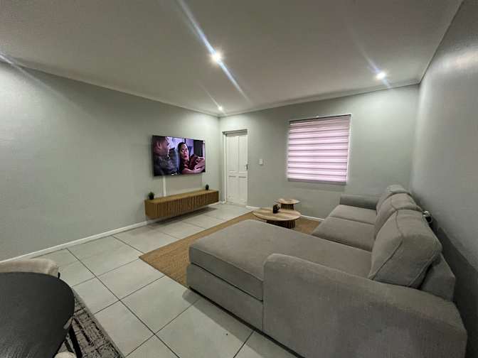 Tee's room