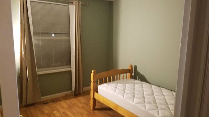 Enrique's room
