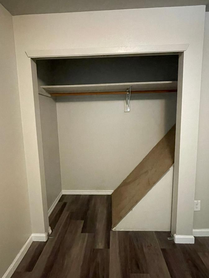 Dee's room