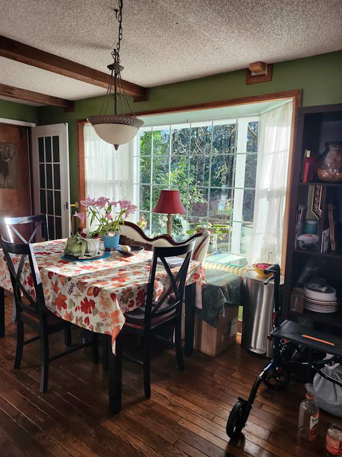 Saundra's room