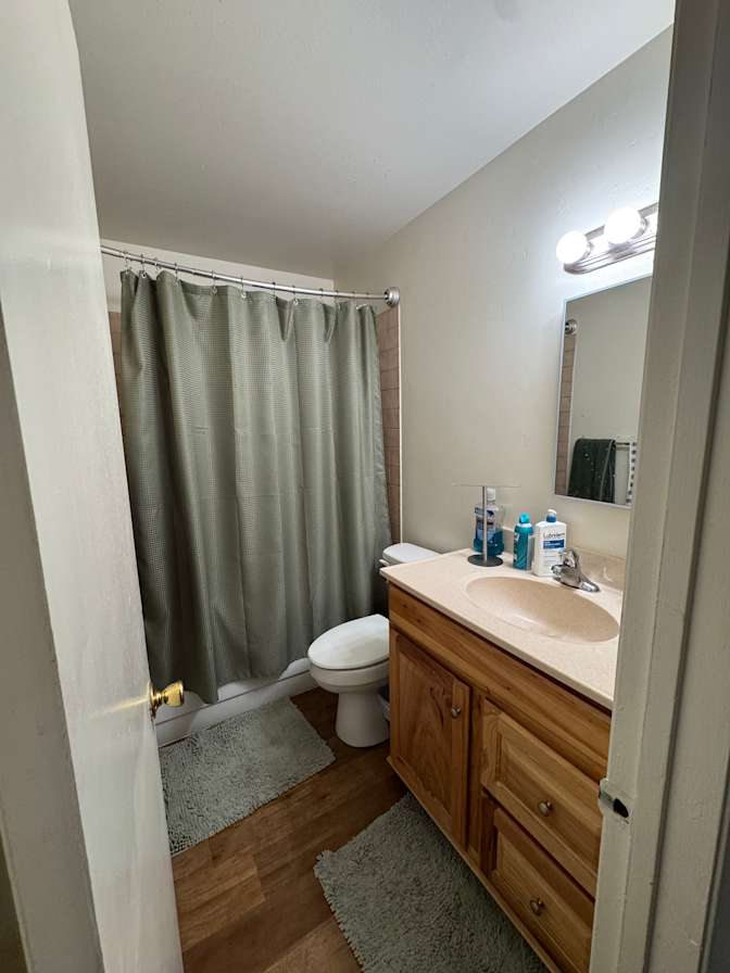 Thomas's room