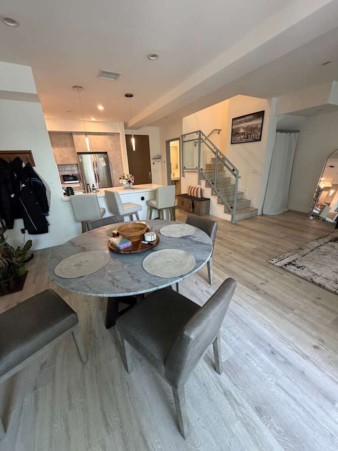 Nadia Zadeh's room