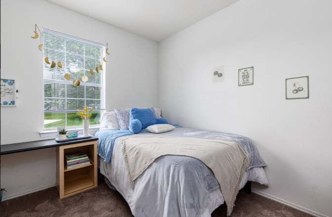 Mia's room