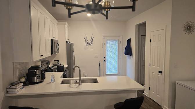 Alcove Rooms's room