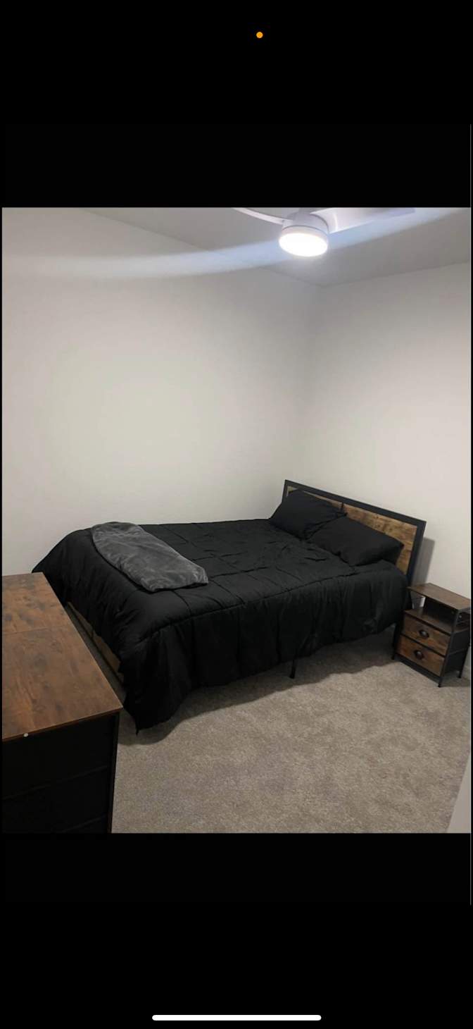 Jose flores's room