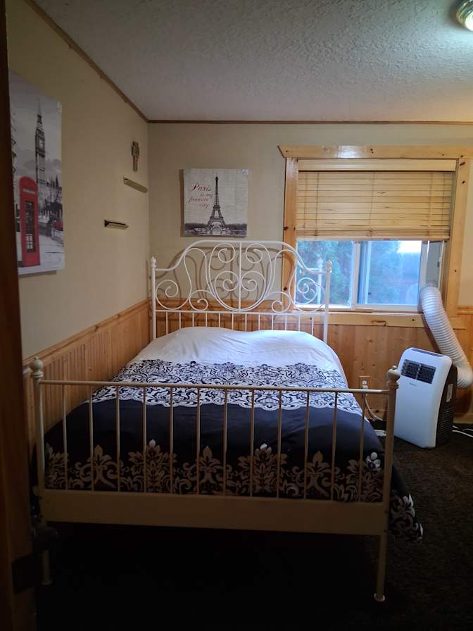 Yvonne E Errend's room
