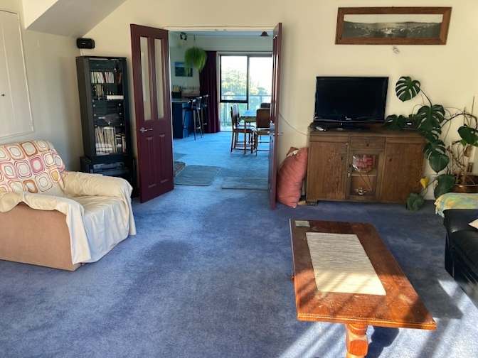 Graeme Ebbett's room