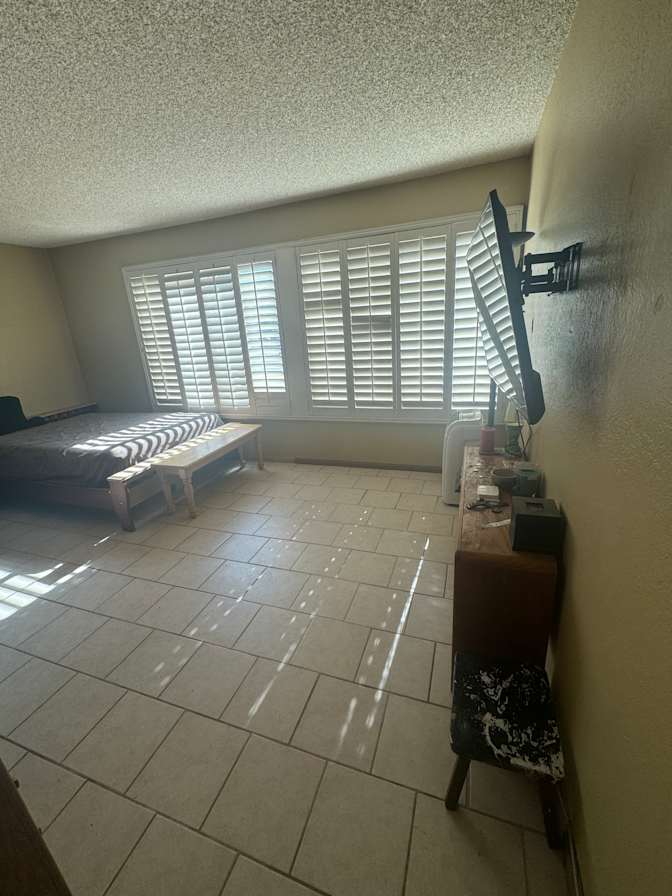 Jose's room