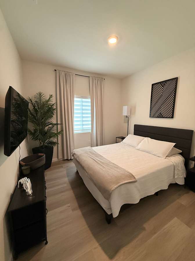 Andres's room