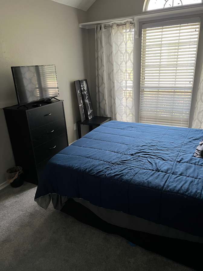 Luke Stamps's room