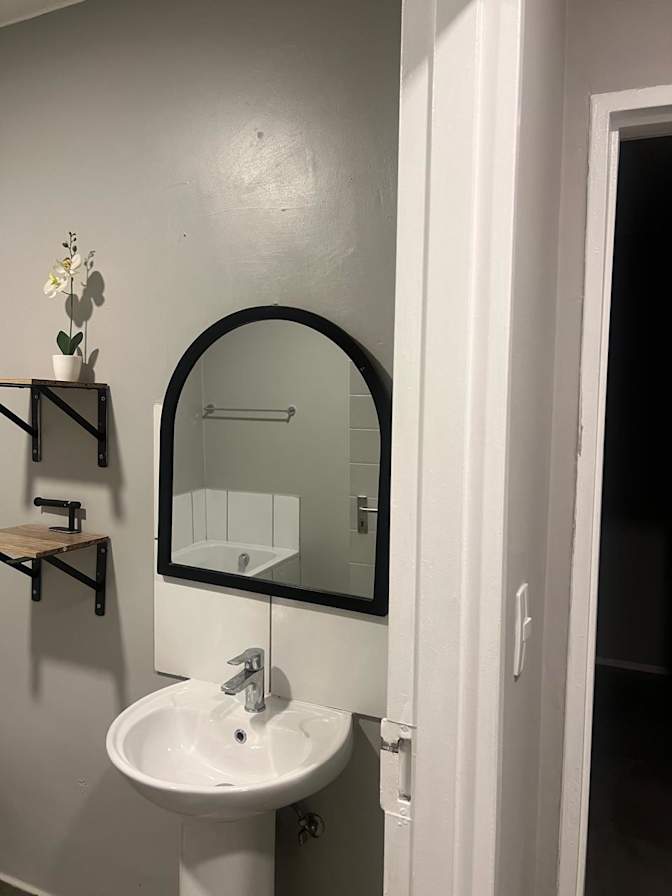 Linda's room