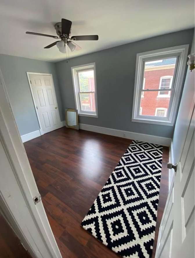 COURTNEY's room