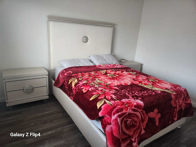 Shahin Vahora's room