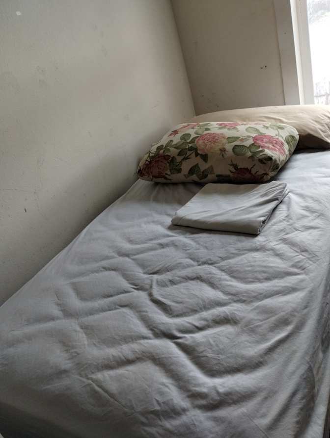 Lamec Mos's room