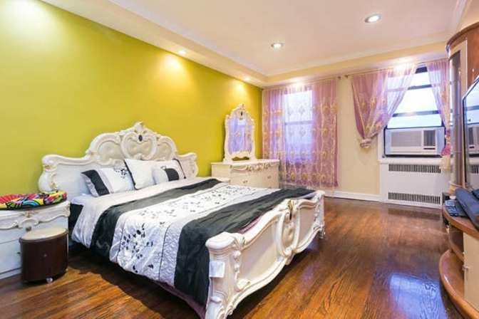 Jun's room