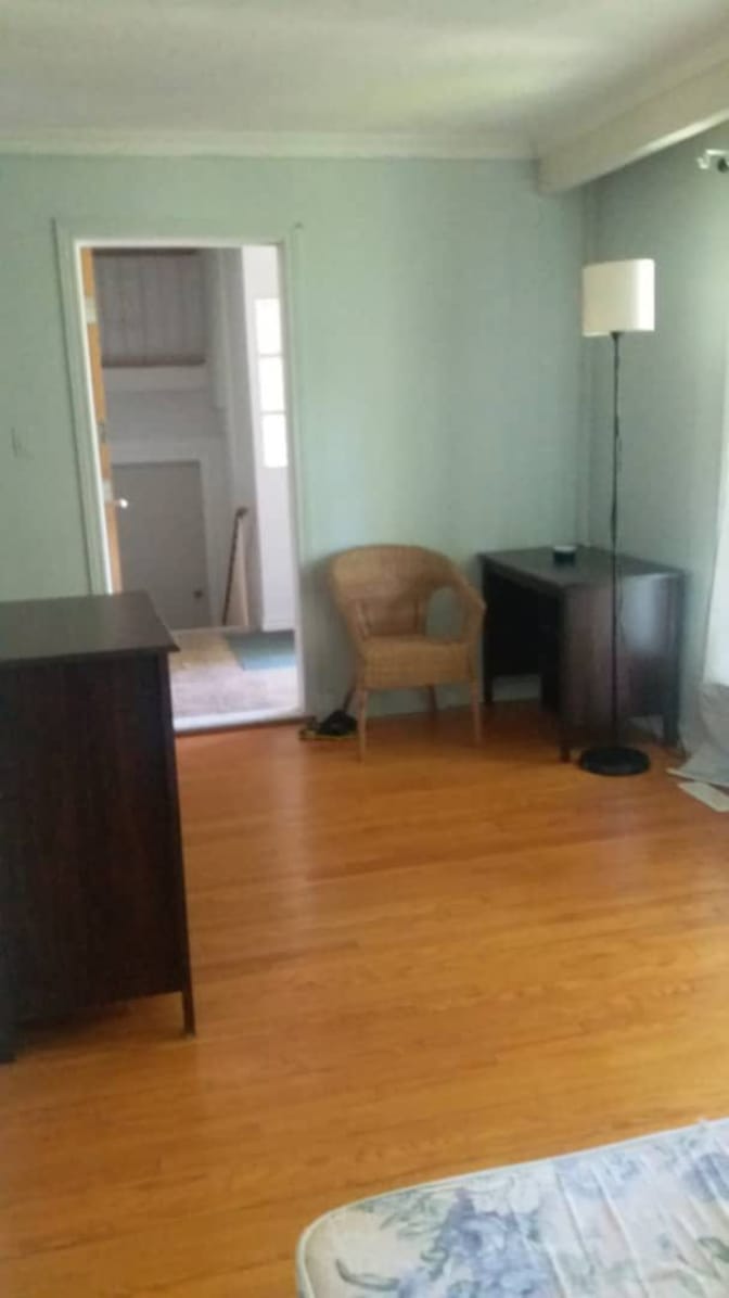 Payam's room