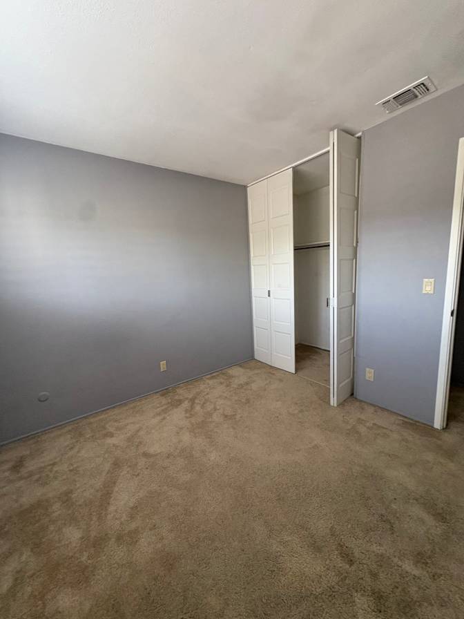 Cintia's room