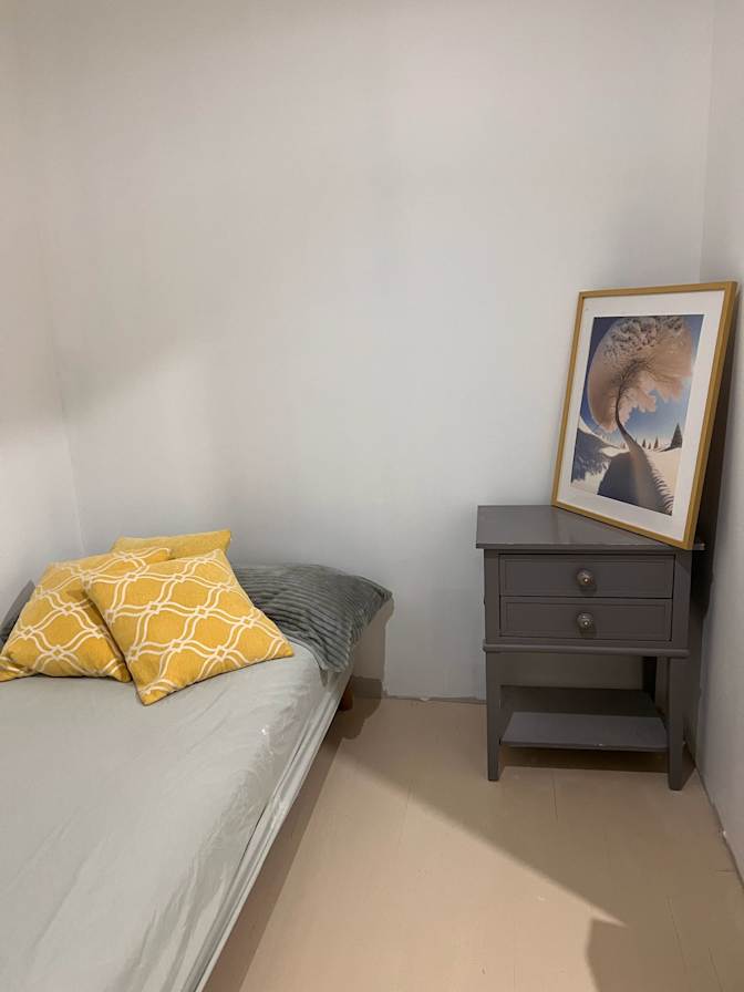 Luis's room