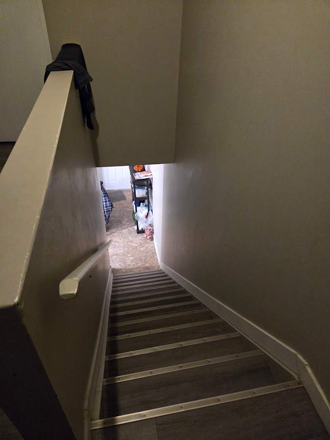 kenneths's room