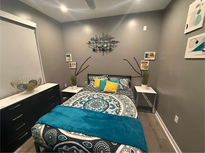 Charming Room in a Great Neighborhood's room