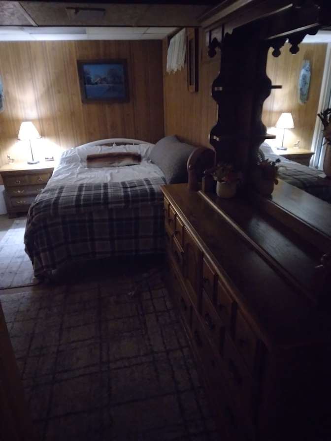 kim gary rental rooms's room