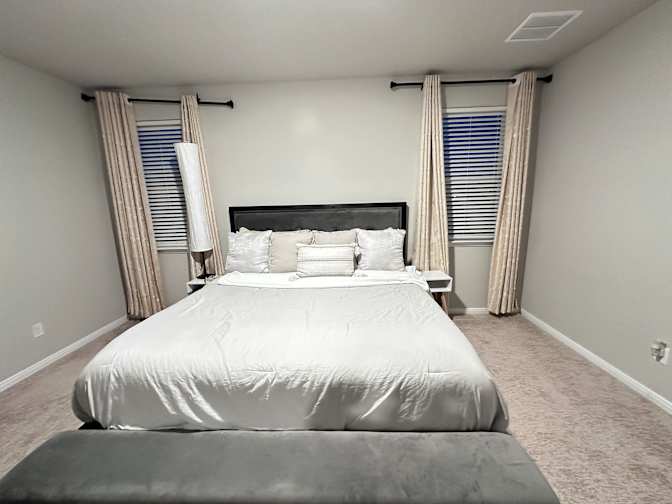 Naya B's room