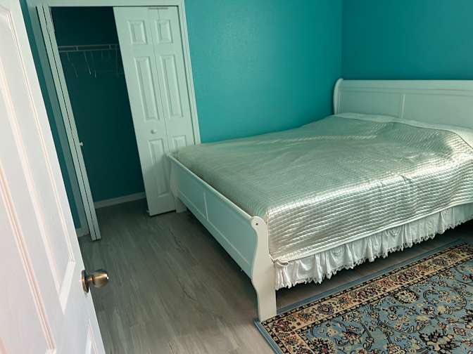 Halnur's room